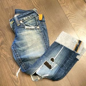 True Religion distressed straight leg crop 25